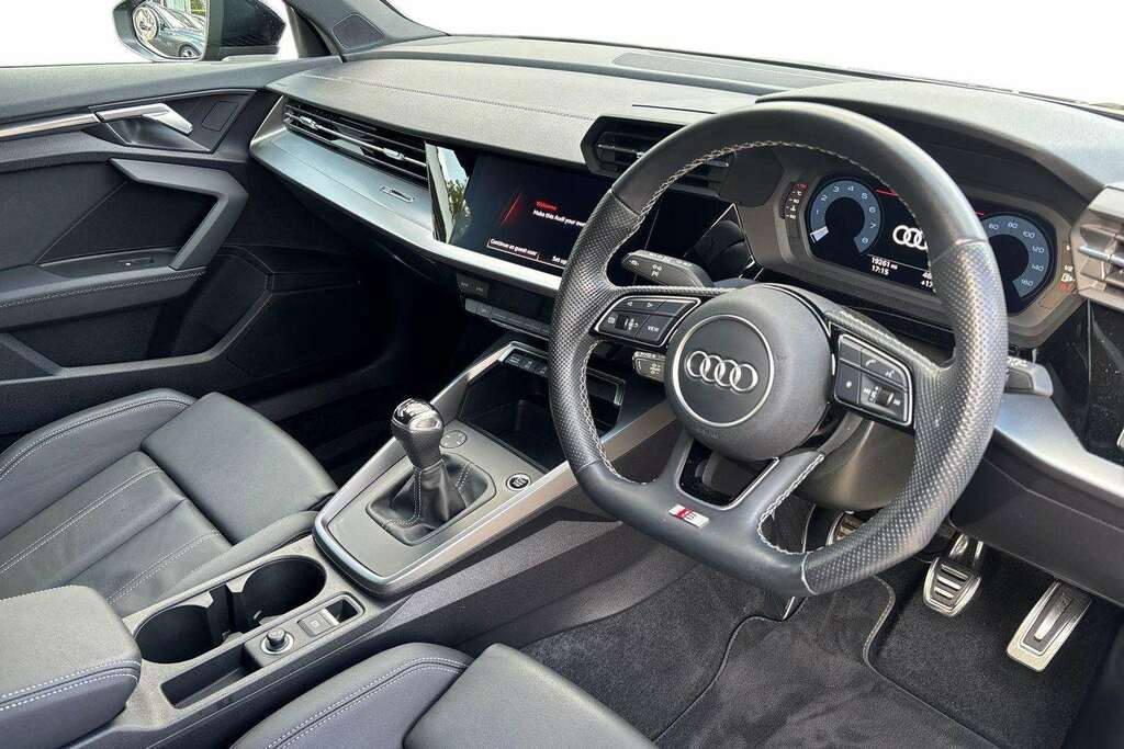 Audi A3 35 Tfsi Black Edition 2023 LP73RMO Grey #6