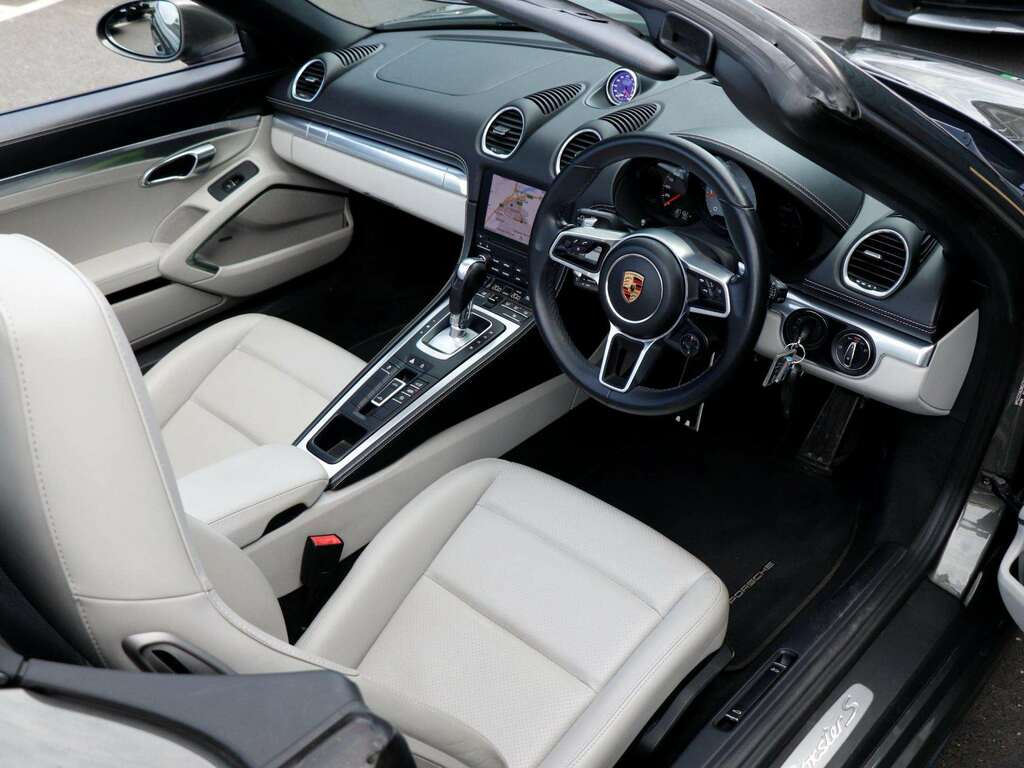 Porsche 718 Boxster Boxster Black #10