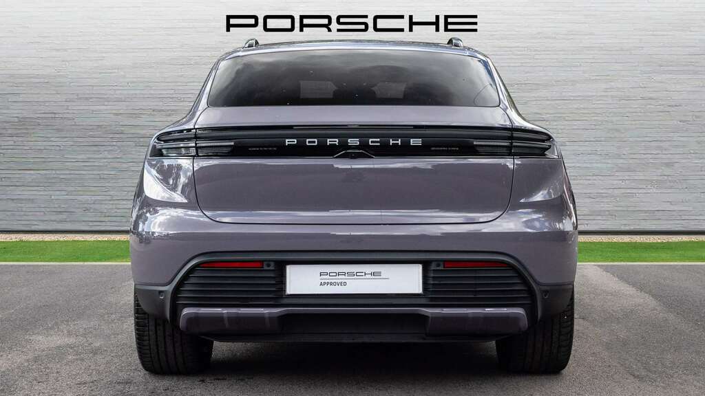 Porsche Macan 4 2024 KE74VOC Purple #4