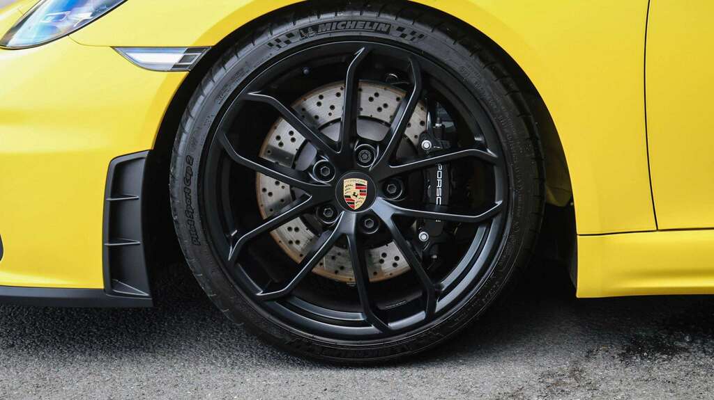 Porsche 718 Spyder 4.0 2dr White #9