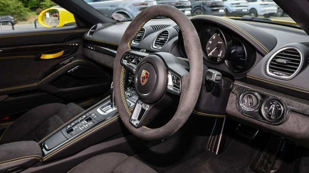 Porsche 718 Spyder 4.0 2dr White #11