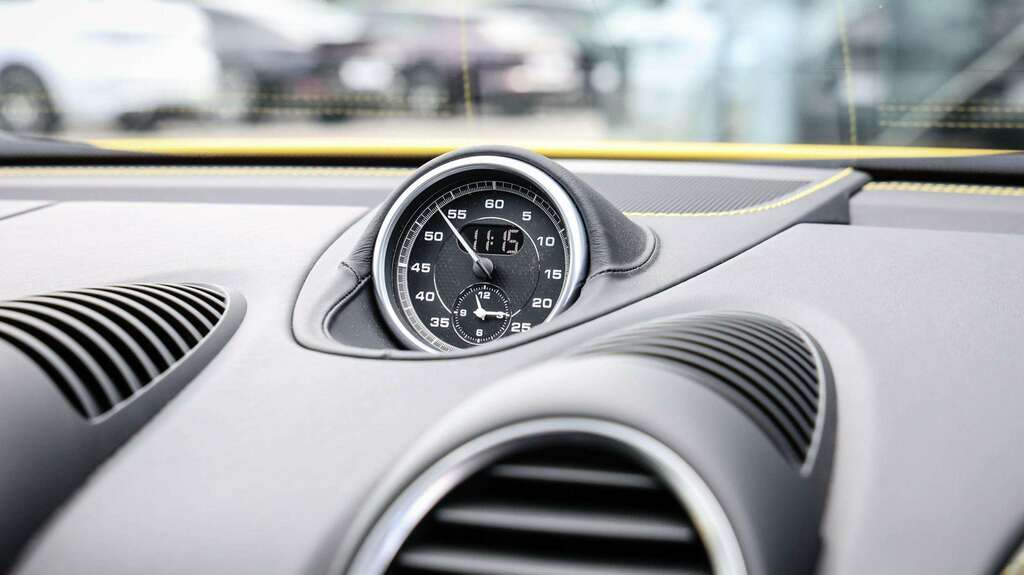 Porsche 718 Spyder 4.0 2dr White #16