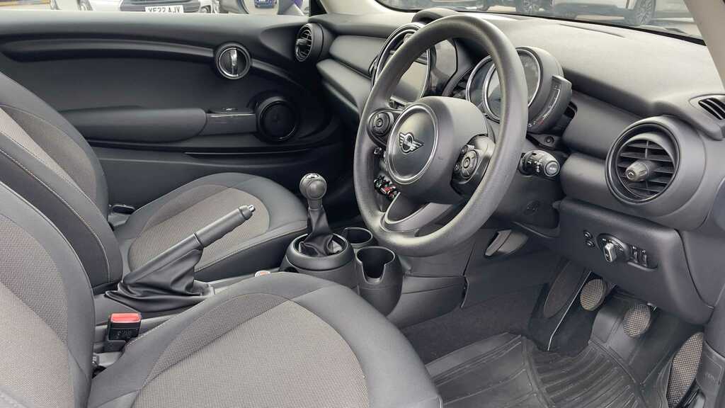 Mini Hatch 1.5 One Classic II 2019 YE19WKN Blue #6
