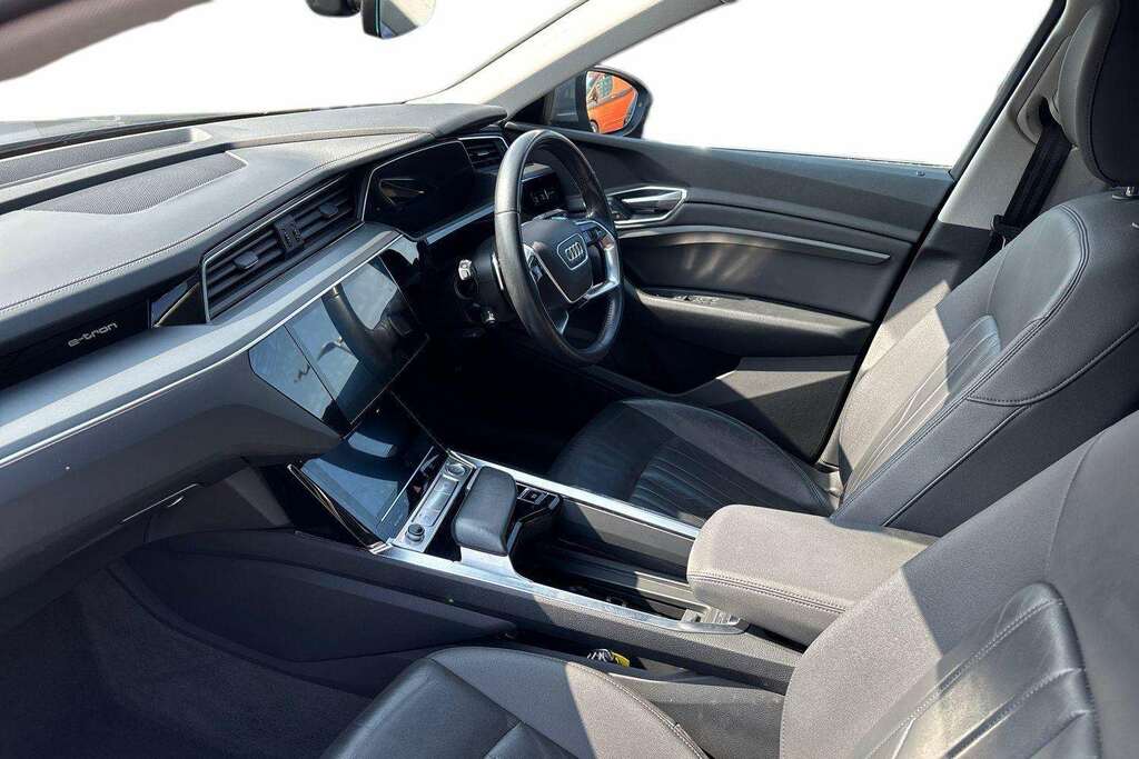 Audi E-tron 300Kw 55 Quattro 95Kwh 2019 Grey #2
