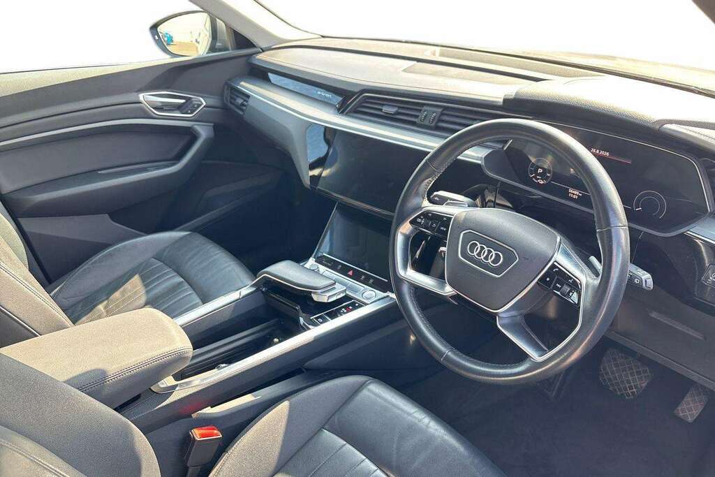 Audi E-tron 300Kw 55 Quattro 95Kwh 2019 Grey #6