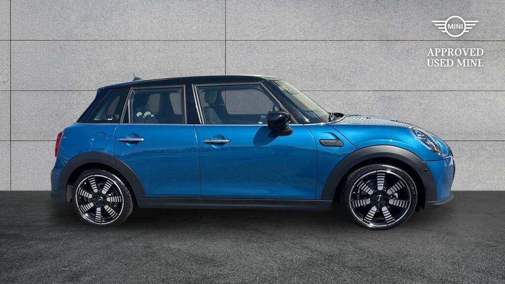 Mini Hatch 1.5 Cooper Exclusive Premium Plus 2024 BU24KNX Blue #3
