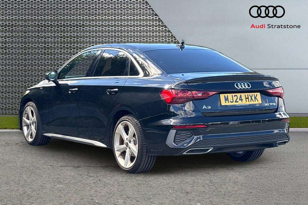 Audi A3 30 Tfsi S Line S Tronic 2024 Black #3