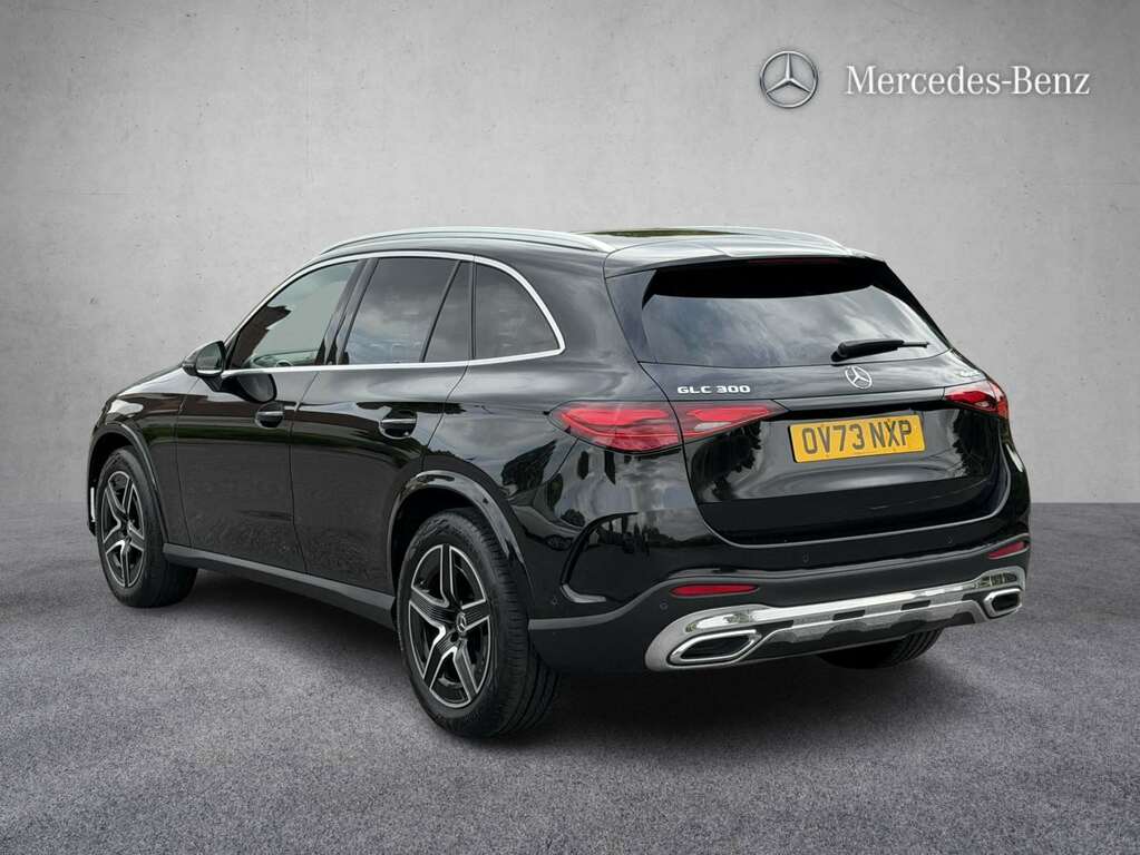 Mercedes-Benz GLC Class 300 4Matic Amg Line 9G-tronic 2023 Black #2
