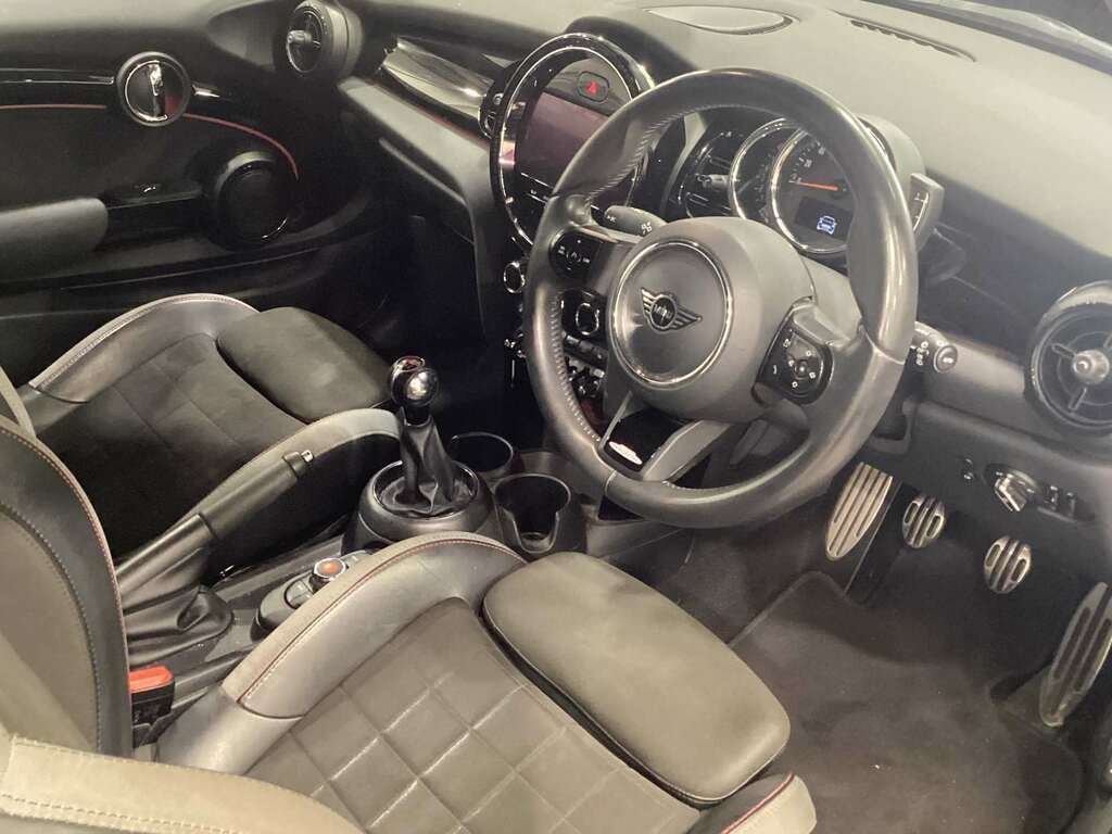 Mini Hatch 1.5 Cooper Sport 2021 YR71BYG Black #5