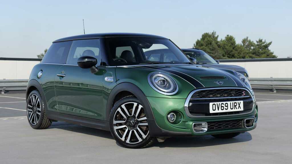 Mini Hatch 2.0 Cooper S Exclusive II Comfortnav 2 OV69URX Green