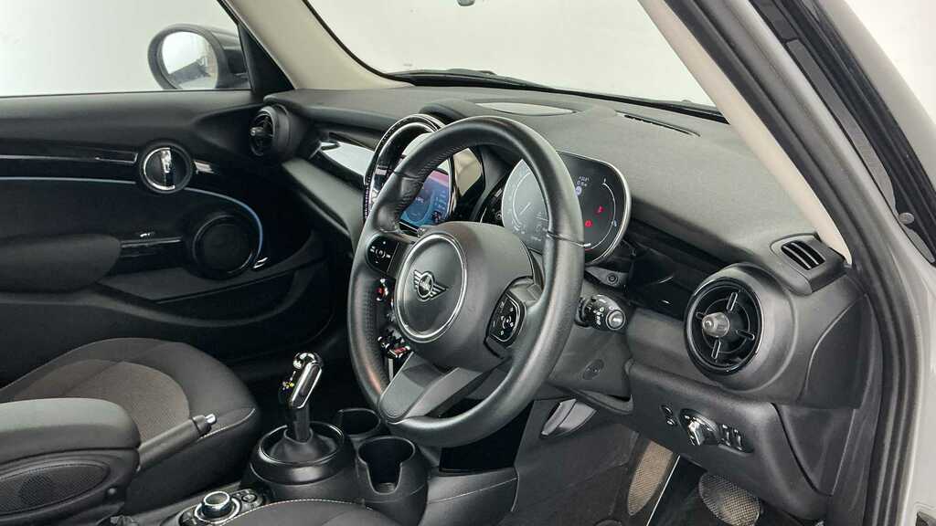 Mini Hatch 1.5 Cooper Classic II 2024 Silver #6