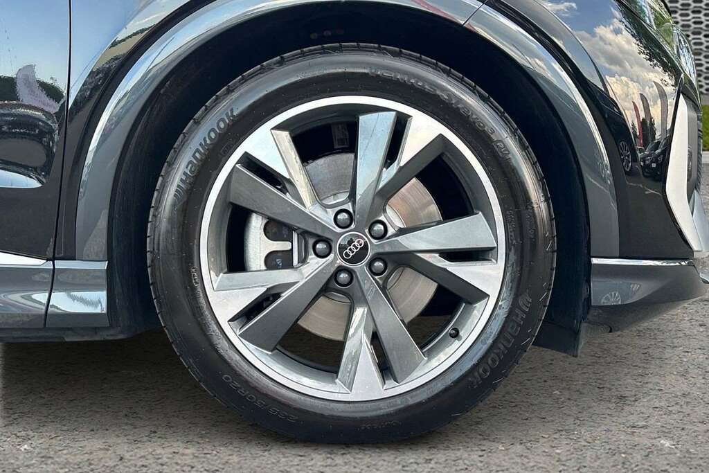 Audi Q4 E Tron 210Kw 45 82Kwh S Line Leather 2026 Black #5