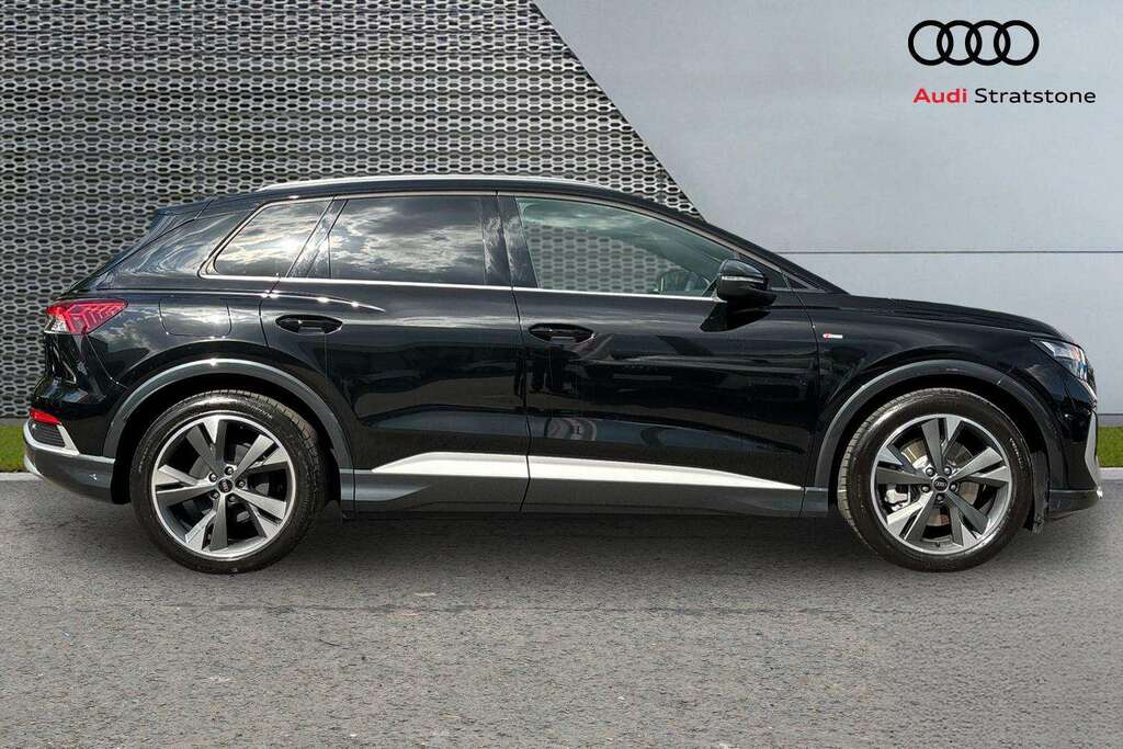 Audi Q4 E Tron 210Kw 45 82Kwh S Line Leather 2026 Black #4