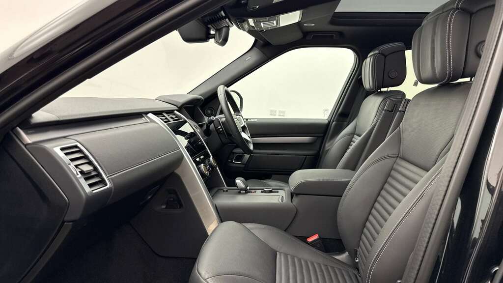 Land Rover Discovery 3.0 D350 Dynamic Hse 2025 Black #3