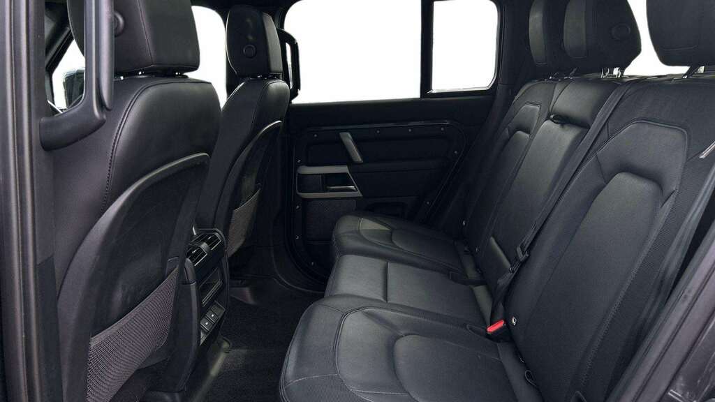 Land Rover Defender 110 2.0 P300 X-dynamic Se 110 2023 Grey #4