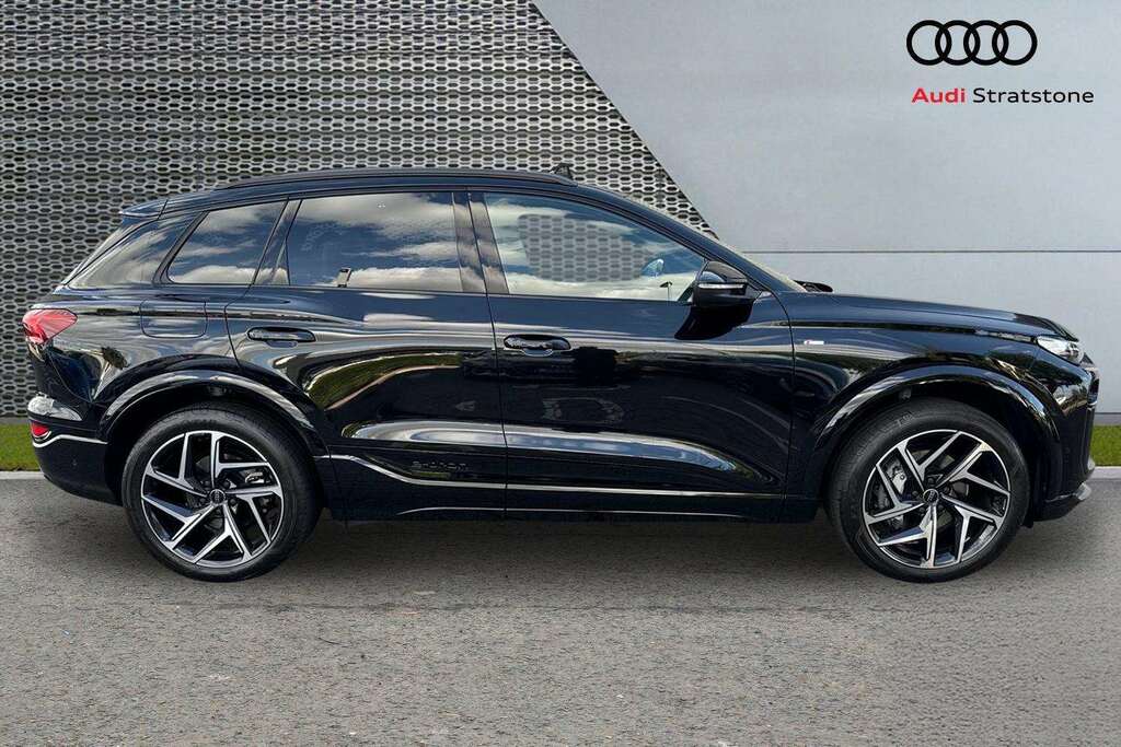 Audi Q6 E-Tron 225Kw Performance 100Kwh Black Edition 20 Black #4