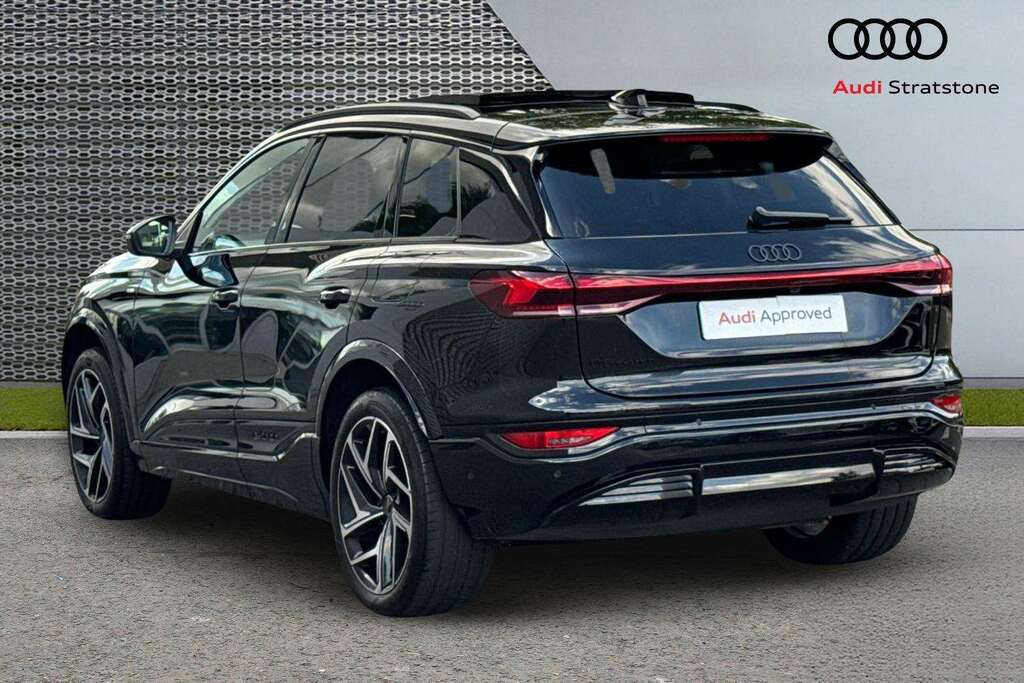 Audi Q6 E-Tron 225Kw Performance 100Kwh Black Edition 20 Black #3