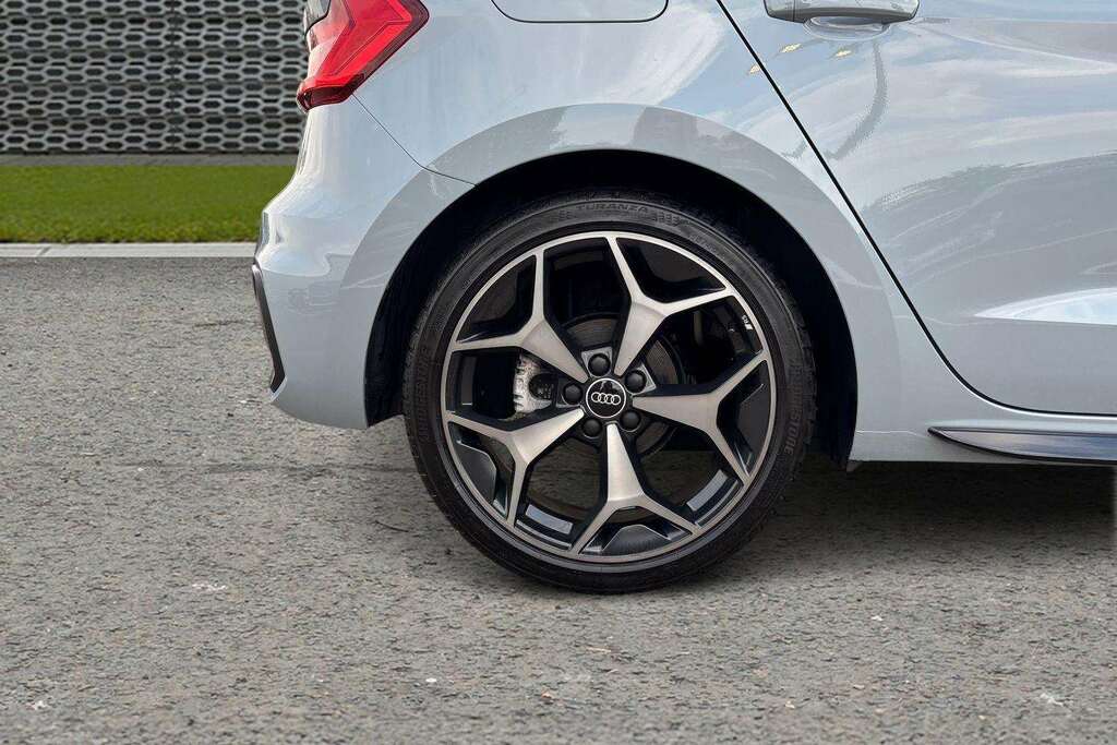 Audi A1 Sport 30 Tfsi 116 Ps 6-Speed Black #11