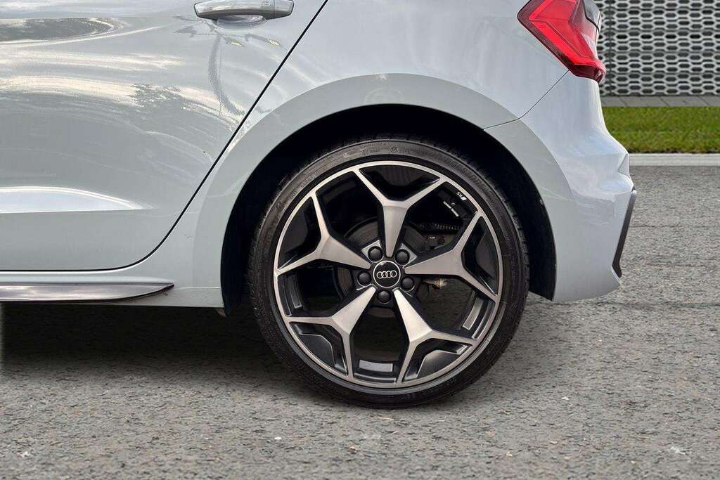 Audi A1 Sport 30 Tfsi 116 Ps 6-Speed Black #10