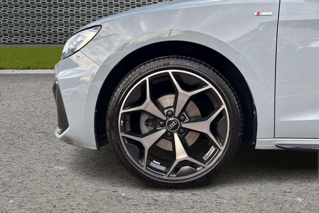 Audi A1 Sport 30 Tfsi 116 Ps 6-Speed Black #9