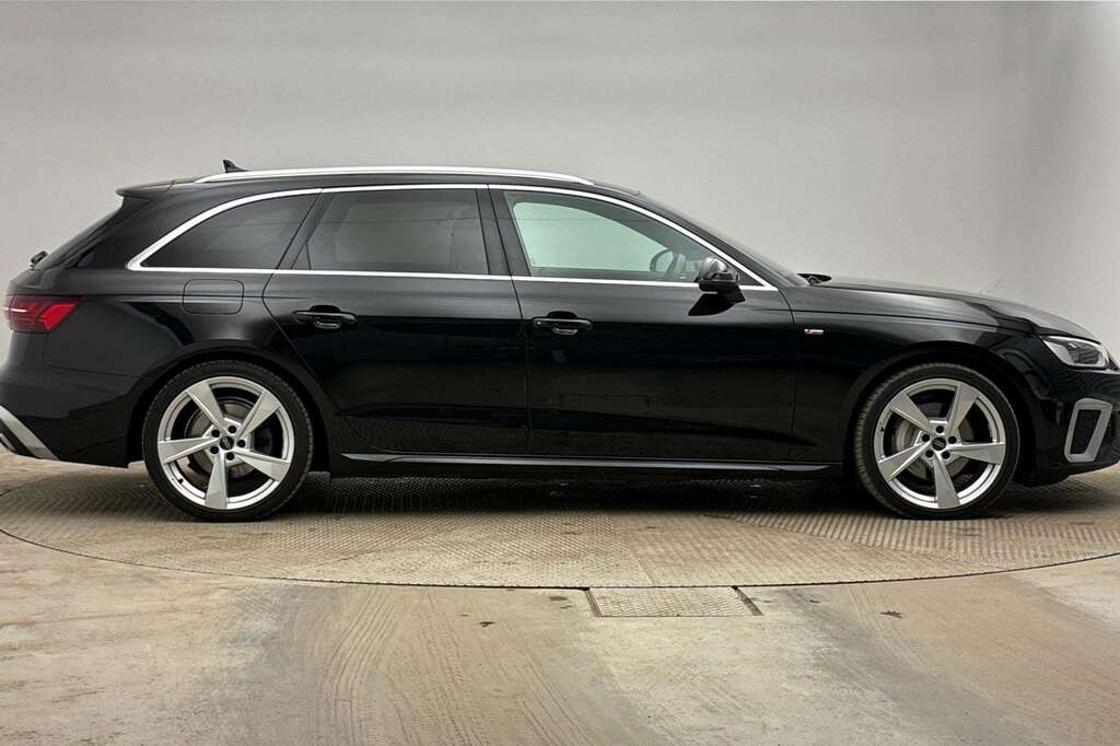 Audi A4 40 Tfsi 204 S Line S Tronic 2024 Black #4