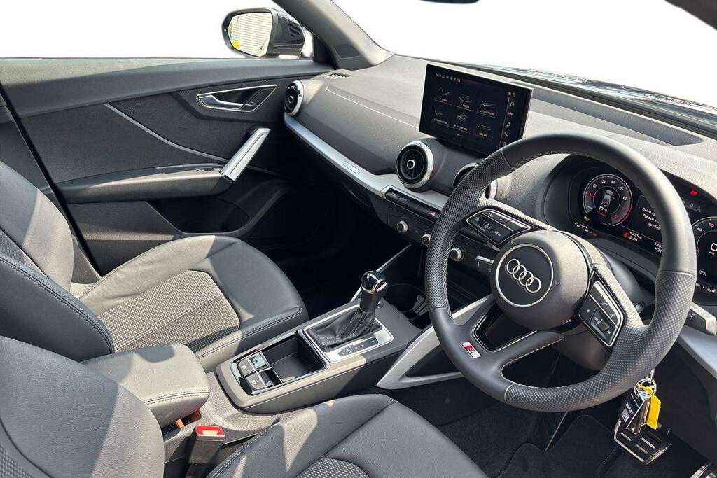 Audi Q2 35 Tfsi S Line S Tronic 2026 KS75ZWJ Black #6