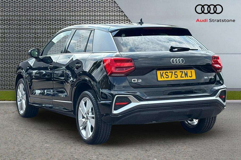 Audi Q2 35 Tfsi S Line S Tronic 2026 KS75ZWJ Black #3