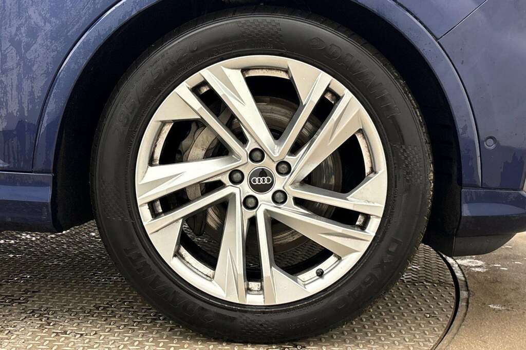Audi Q7 3L Black Edition Grey #5