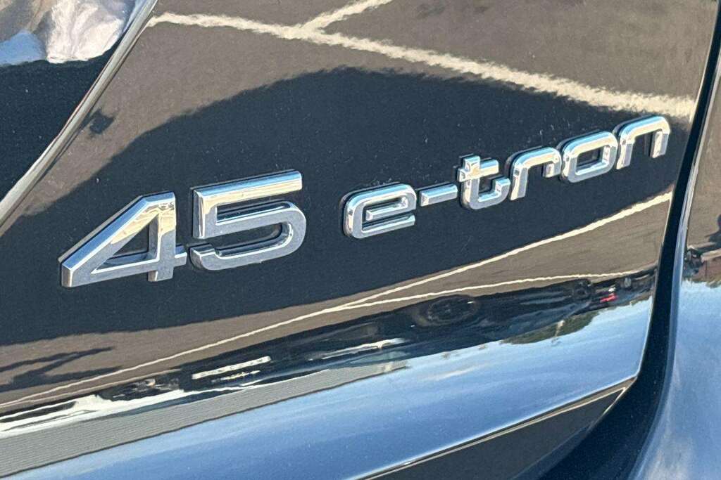 Audi Q4 E Tron 210Kw 45 82Kwh Black Edition Tech Pack Grey #12