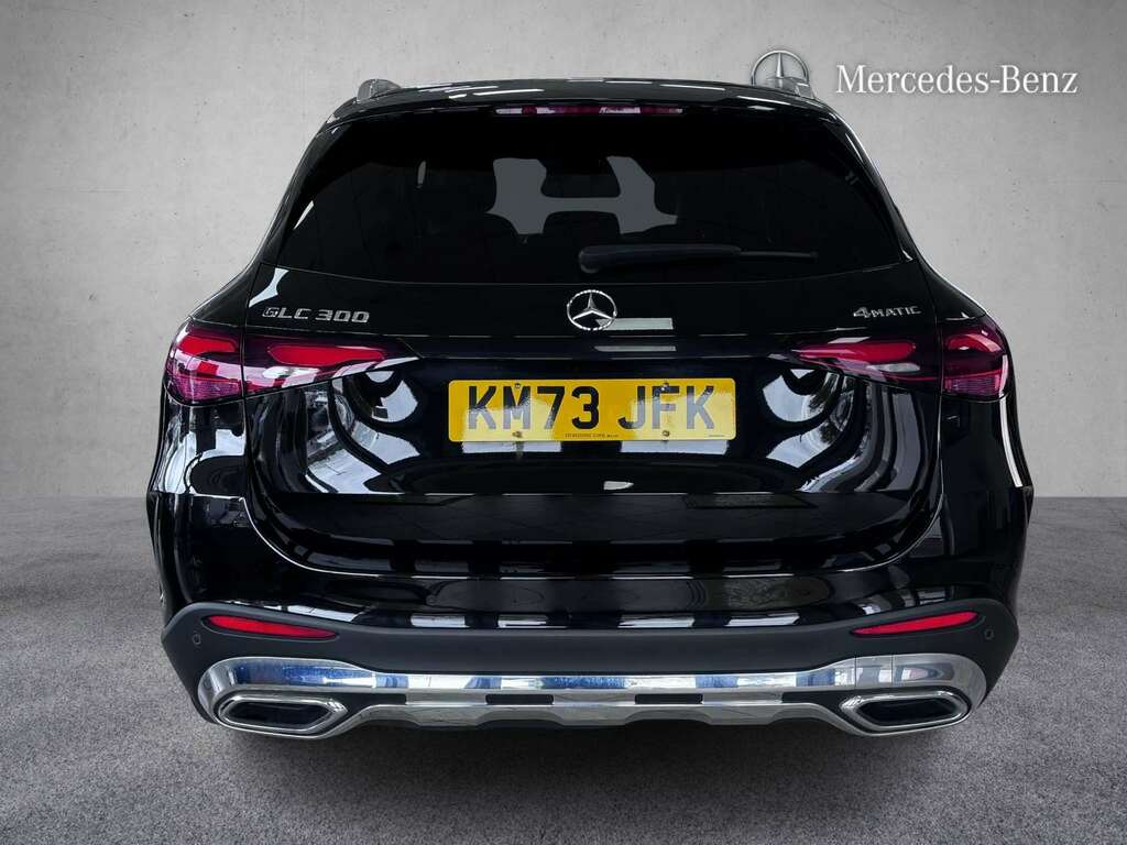 Mercedes-Benz GLC Class 300 4Matic Amg Line Premium 9G-tronic 2023 Black #4