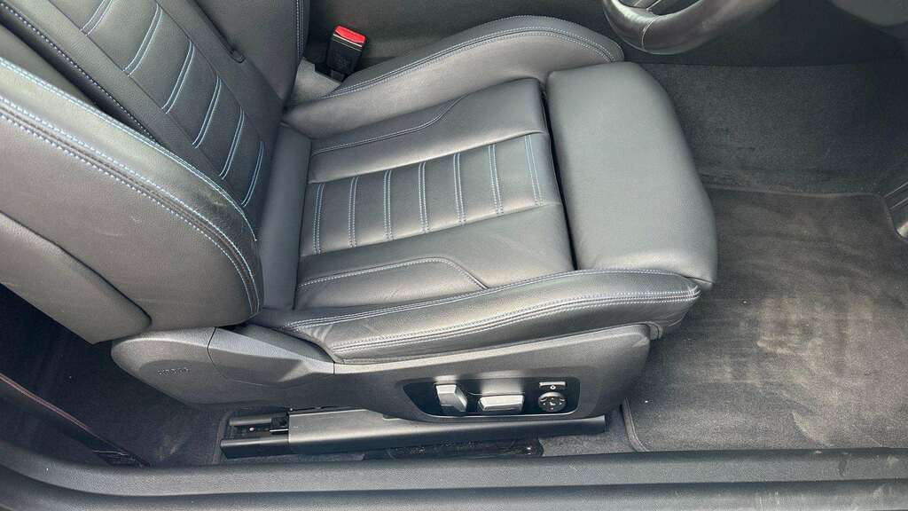 BMW 2 Series 220I M Sport Step 2023 Purple #26