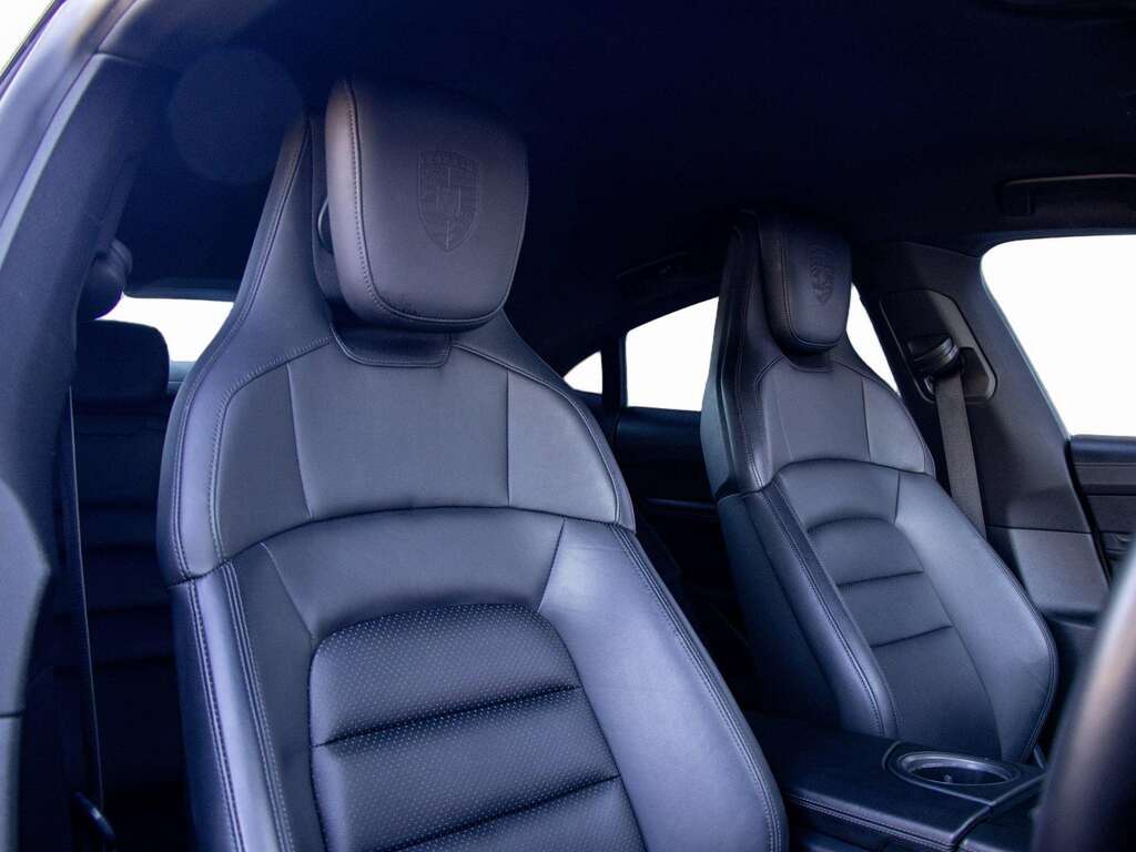 Porsche Taycan Automatic White #18