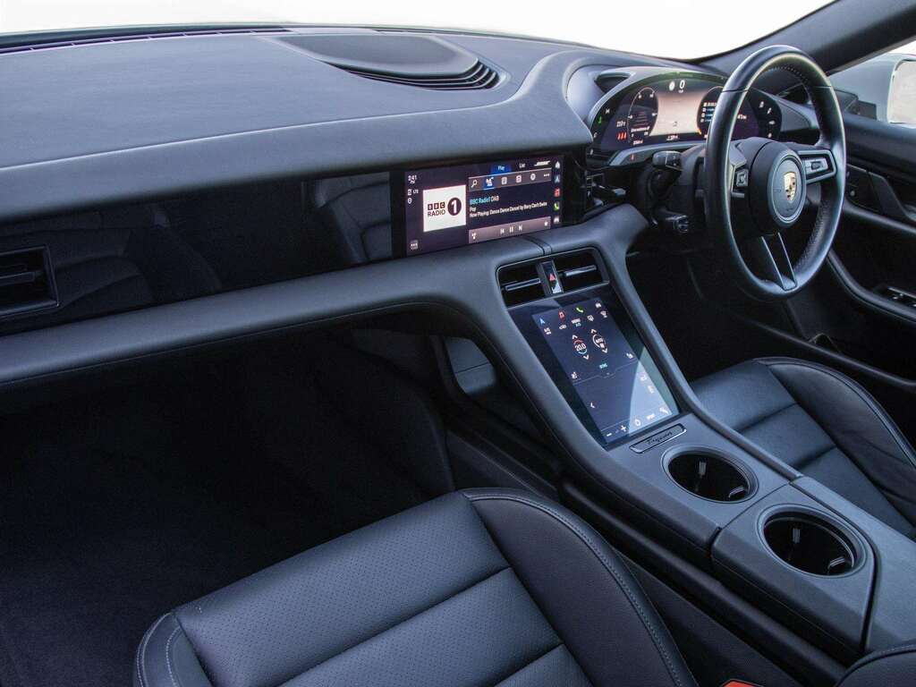 Porsche Taycan 4S 79Kwh 2023 Grey #3