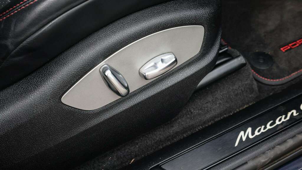 Porsche Macan T Pdk SW23VZV Silver #27