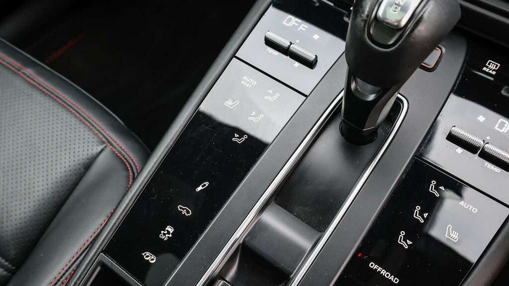 Porsche Macan T Pdk SW23VZV Silver #23
