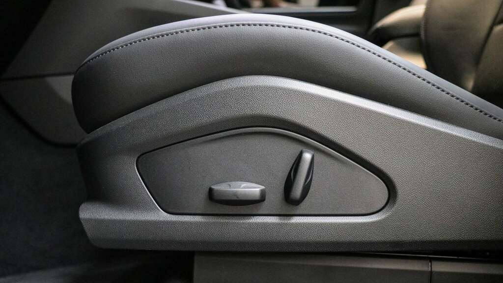 Porsche Macan 5dr Pdk Grey #22