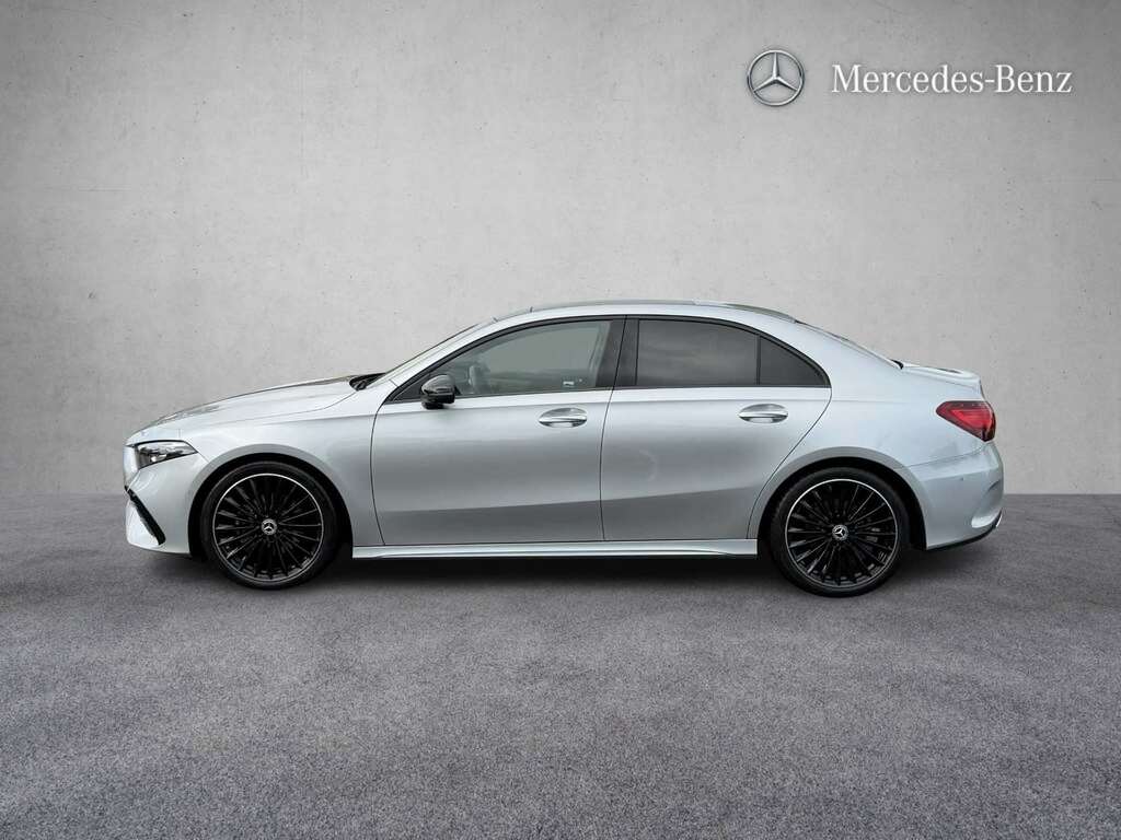 Mercedes-Benz A Class A200 Amg Line Executive Black #10