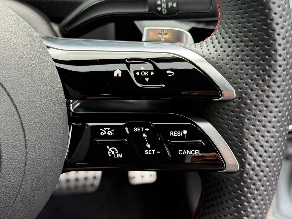 Mercedes-Benz A Class A200 Amg Line Executive Black #28