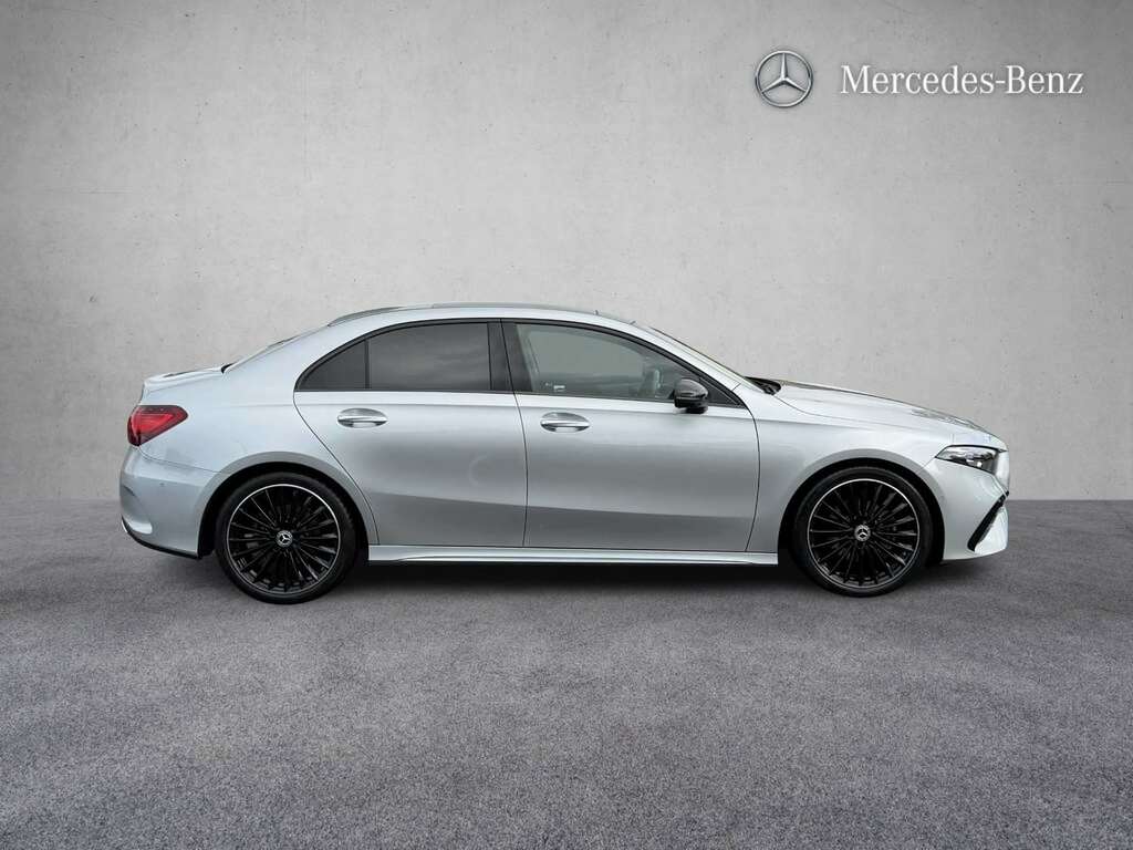 Mercedes-Benz A Class A200 Amg Line Executive Black #4
