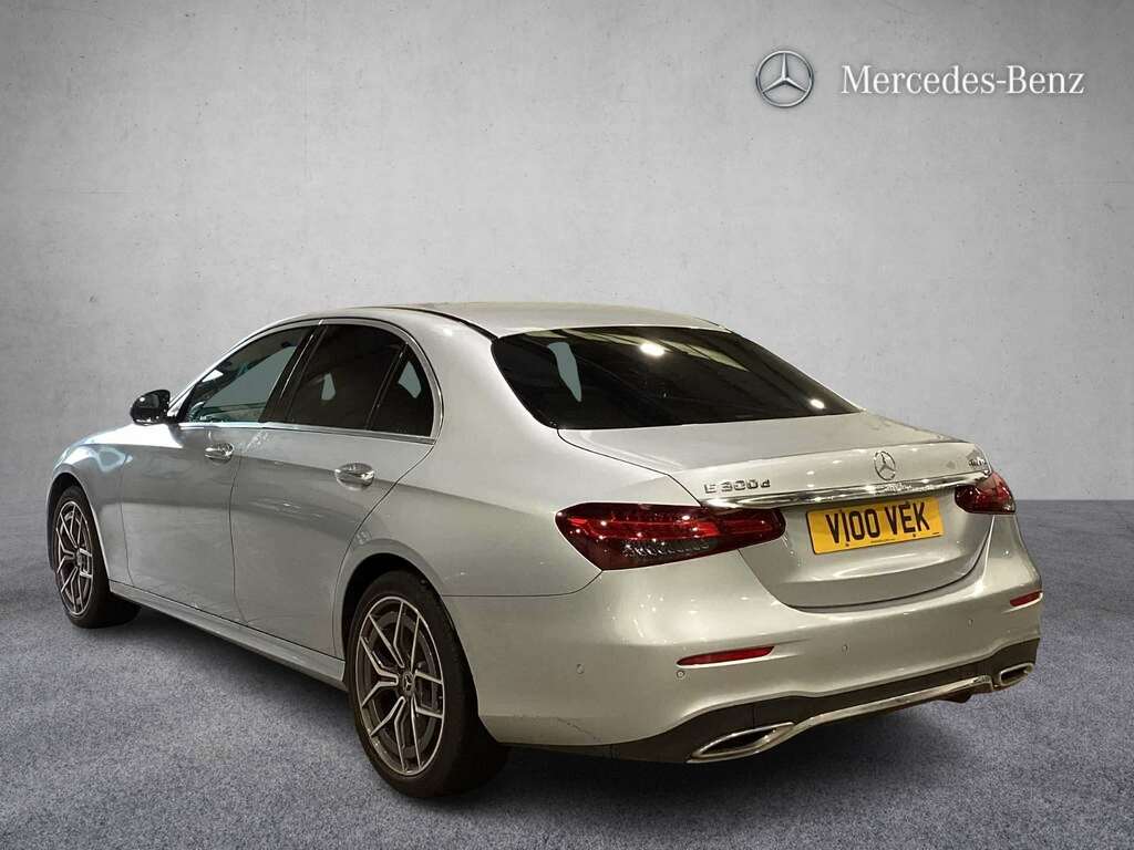 Mercedes-Benz E Class E300d 4Matic Amg Line Premium 9G-tronic 2022 Silver #2