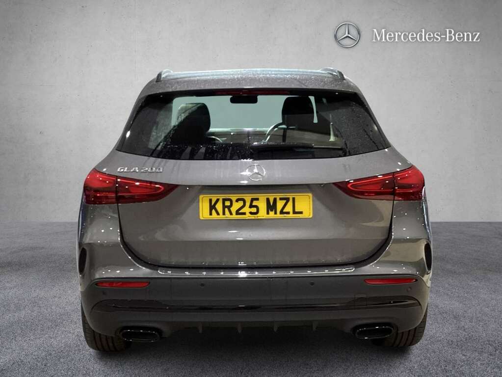 Mercedes-Benz GLA Class 200 Amg Line Premium Plus 2025 Grey #6
