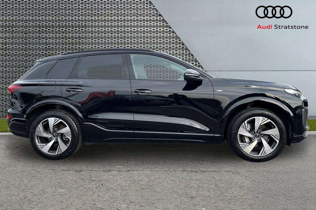 Audi Q6 E-Tron S Line Black #4