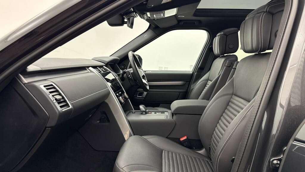 Land Rover Discovery 3.0 D350 Dynamic Hse 2025 Grey #3