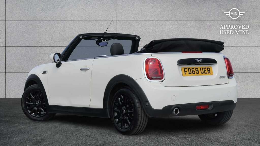 Mini Convertible 1.5 Cooper Classic II Comfortnav Pack 2019 White #2