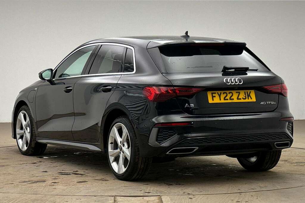 Audi A3 40 Tfsi E S Line S Tronic 2022 Black #3