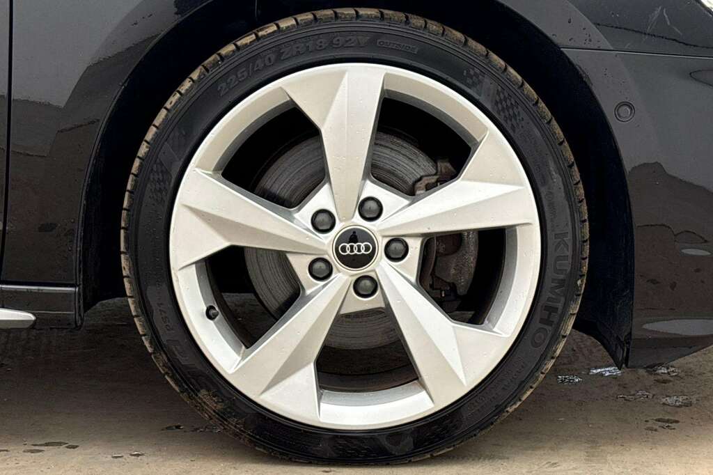 Audi A3 40 Tfsi E S Line S Tronic 2022 Black #5