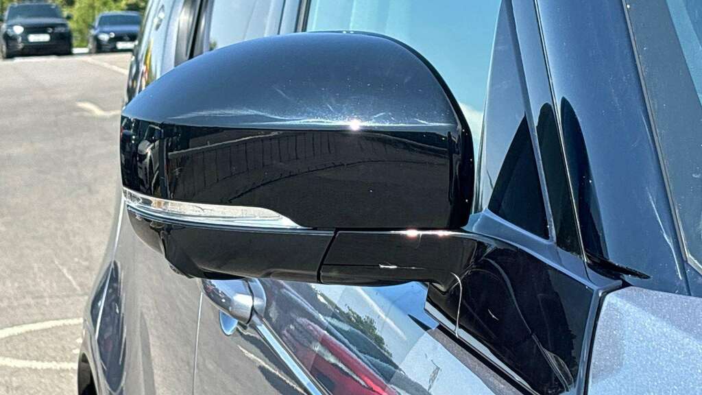 Land Rover Discovery Dynamic Se Black #35