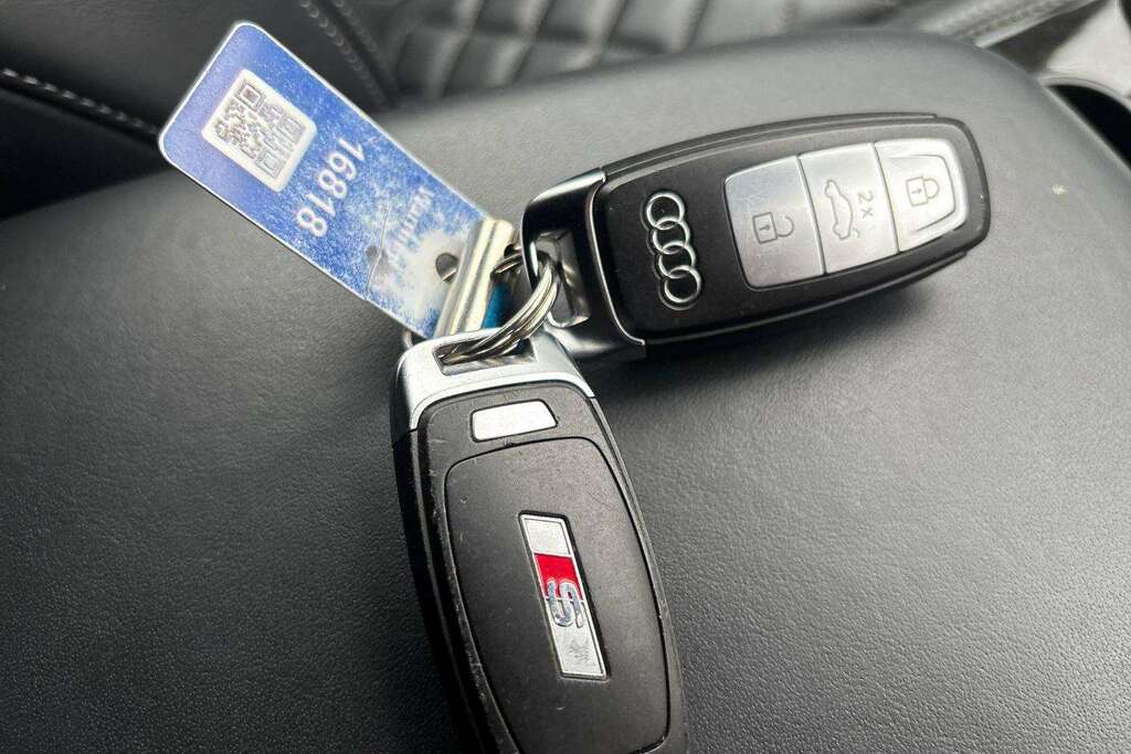 Audi Q7 Suv Black #24
