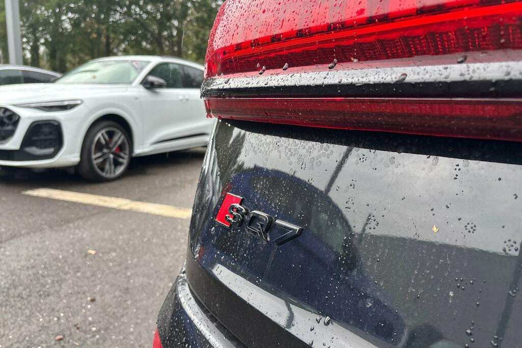 Audi Q7 Suv Black #12