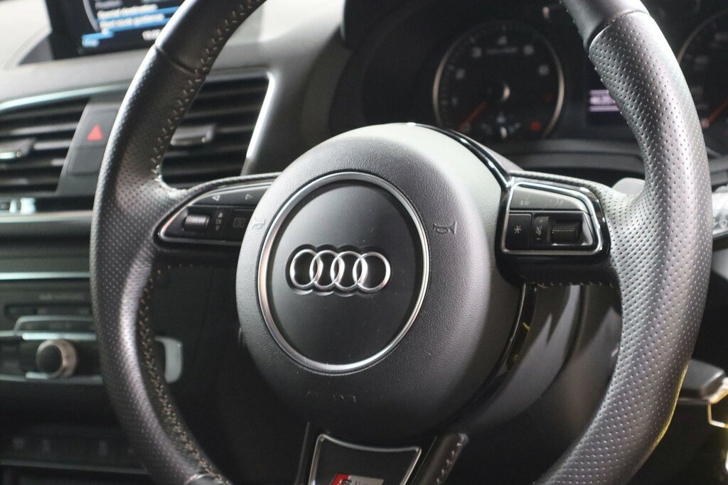 Audi Q3 2.0T Fsi Quattro Black Edition S Tronic White #16